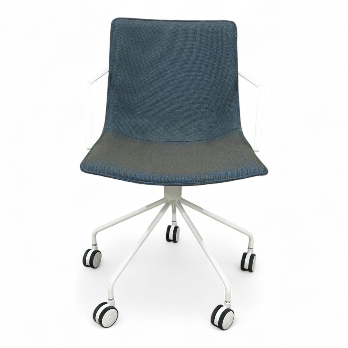 Nyrenset kontorstol blå