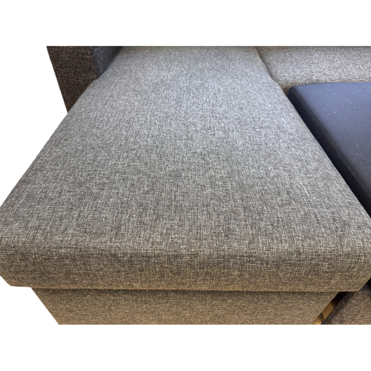 Nyrenset sovesofa med sjeselong fra Gjenbruksgiganten