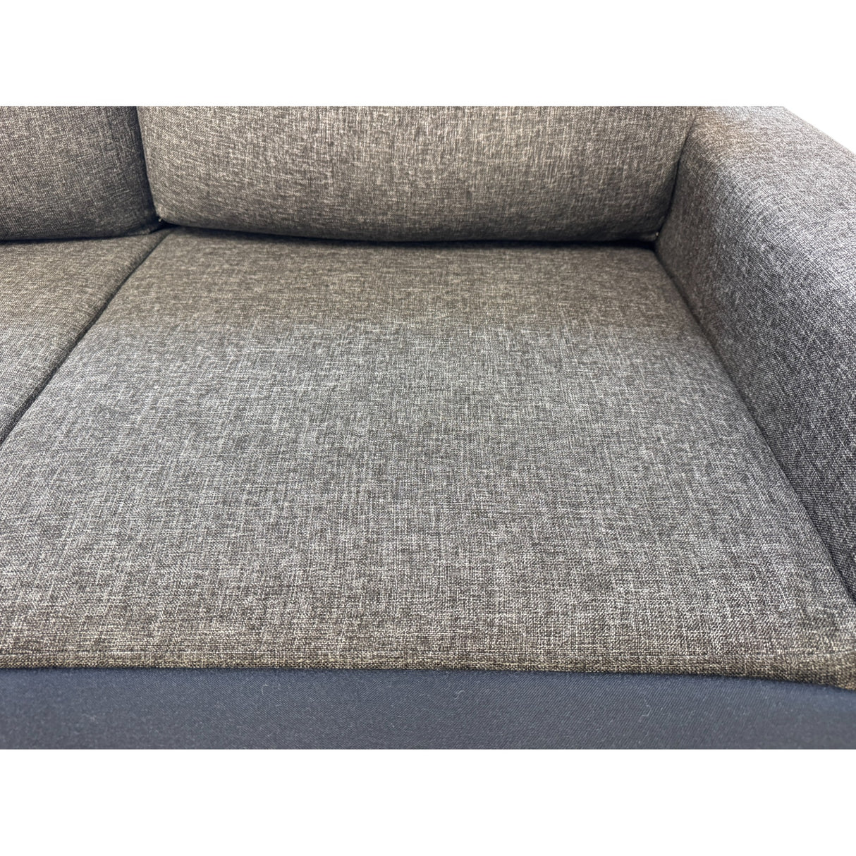 Nyrenset sovesofa med sjeselong fra Gjenbruksgiganten