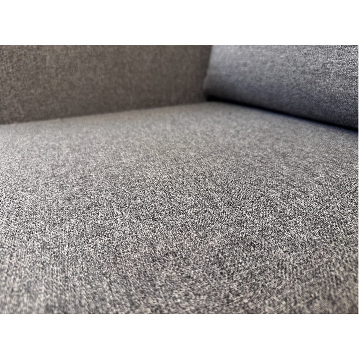 Nyrenset sovesofa med flyttbar sjeselong fra Gjenbruksgiganten