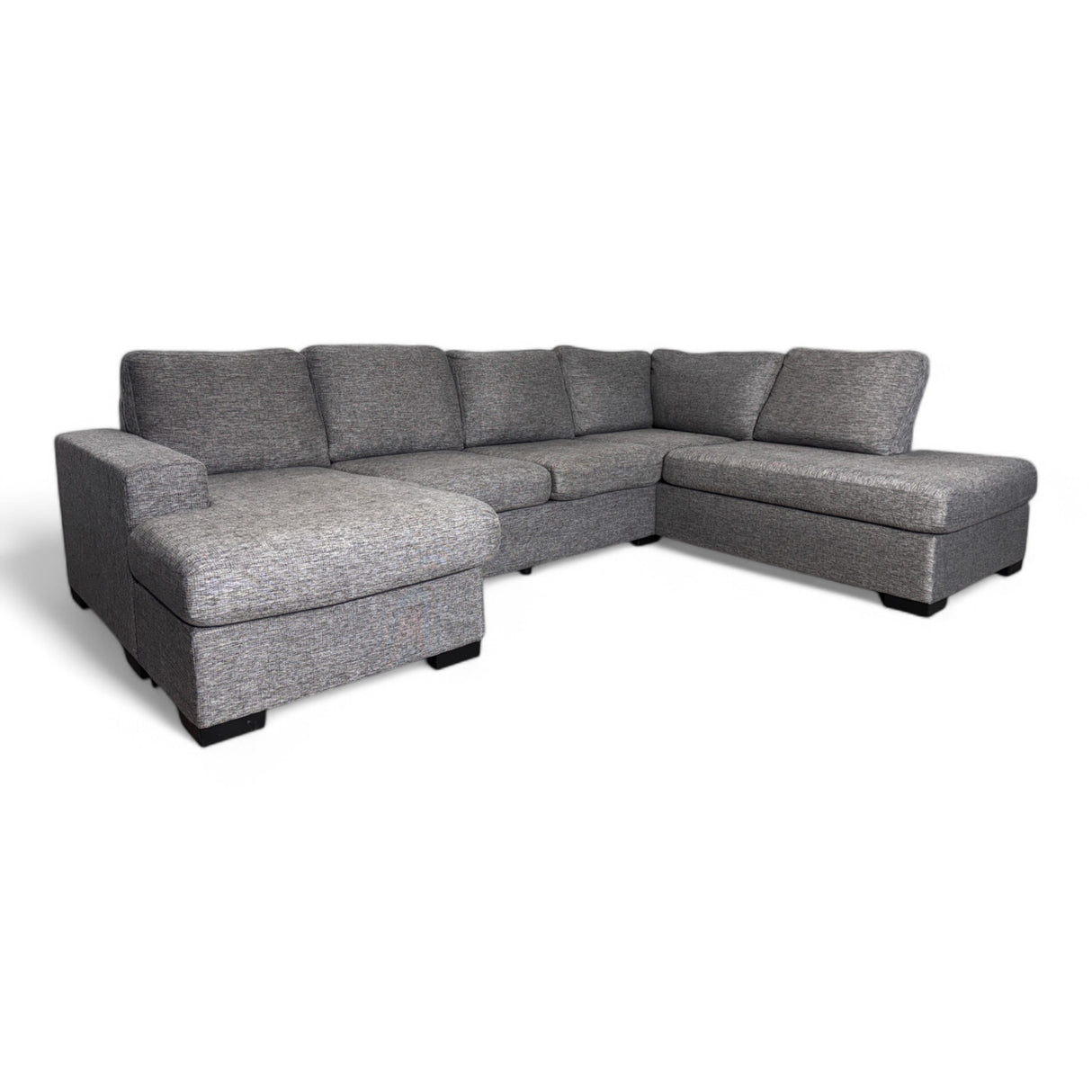 stor_og_romslig_sofa_med_mange_sitteplasser