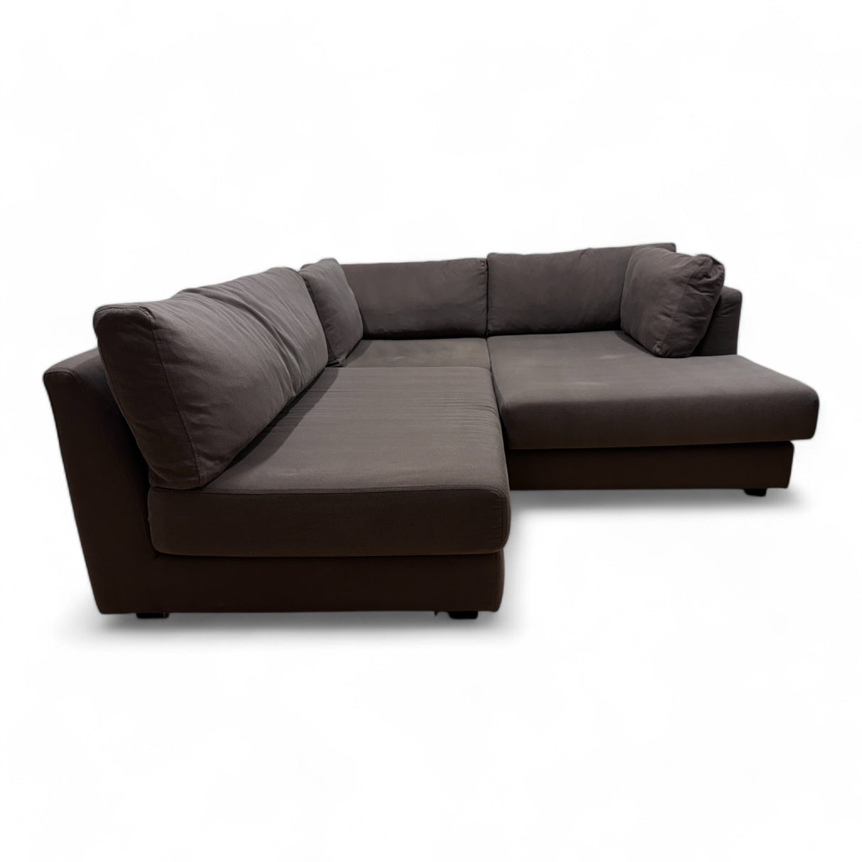 denne_sofaen_kan_settes_sammen_på_flere_måter_slik_at_du_kan_tilpasse_etter_ønske